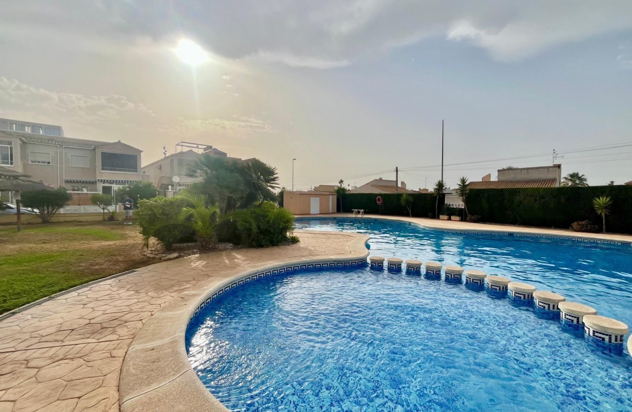 Resale - Bungalow - Orihuela Costa - La Chismosa