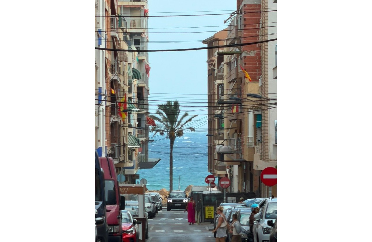 Resale - Apartment / flat - Torrevieja - Estacion de autobuses