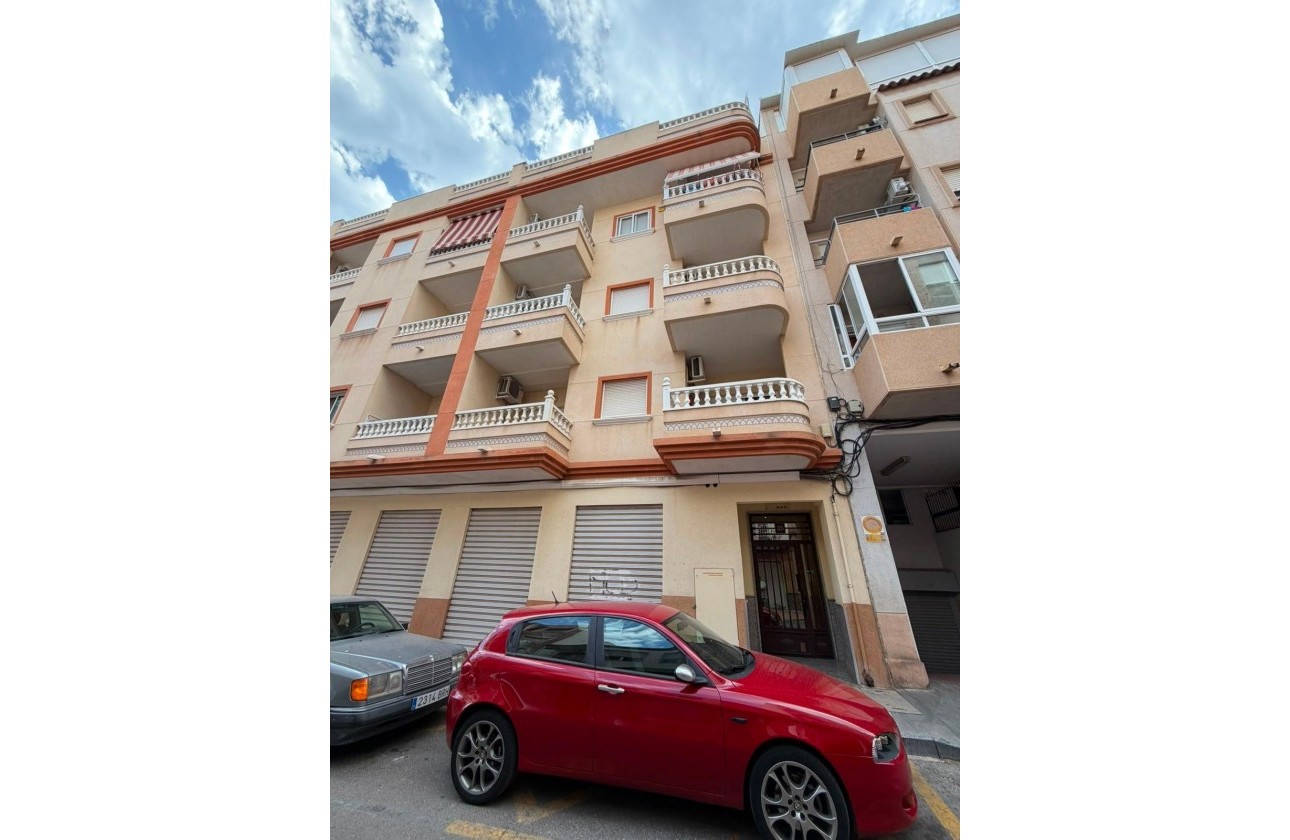 Resale - Apartment / flat - Torrevieja - Estacion de autobuses