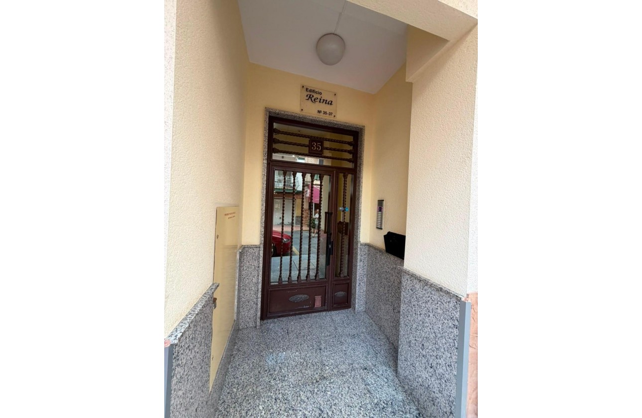 Resale - Apartment / flat - Torrevieja - Estacion de autobuses