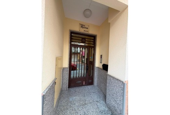 Resale - Apartment / flat - Torrevieja - Estacion de autobuses
