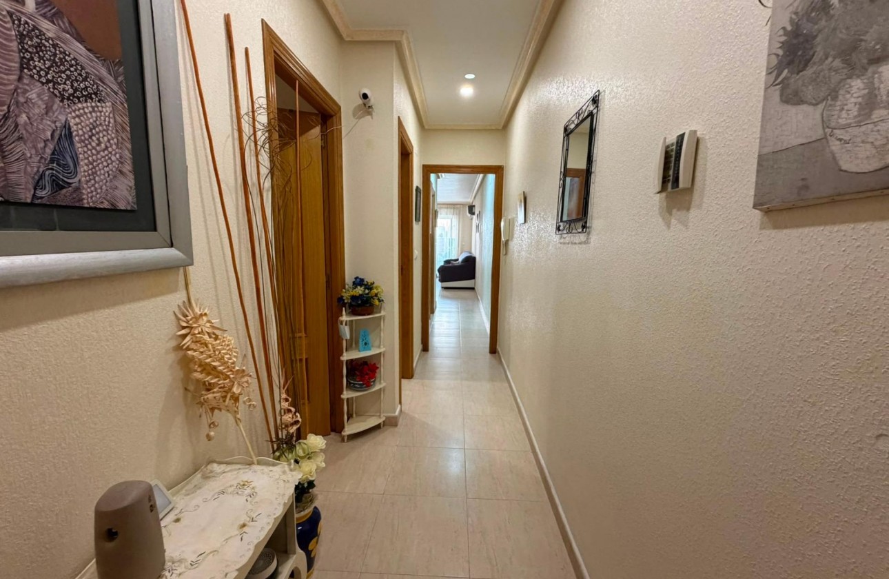 Resale - Apartment / flat - Torrevieja - Estacion de autobuses
