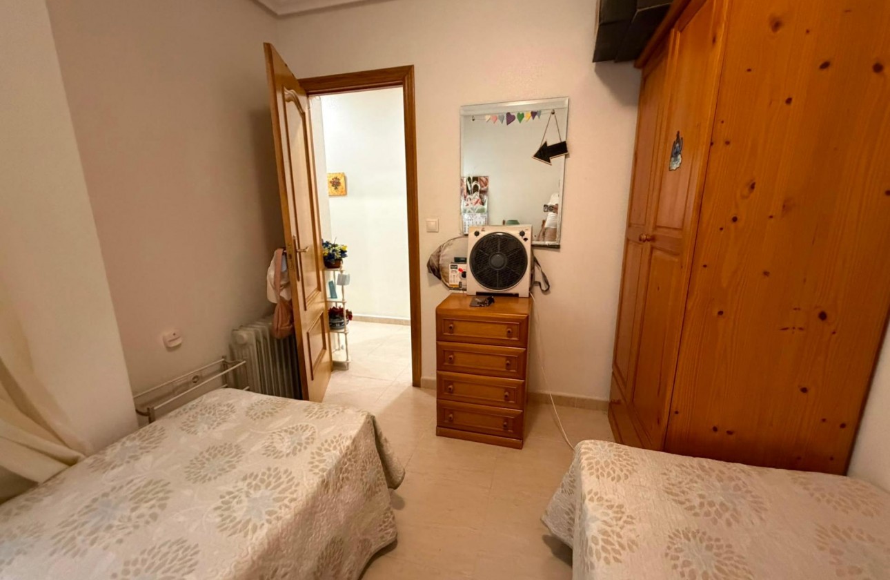 Resale - Apartment / flat - Torrevieja - Estacion de autobuses