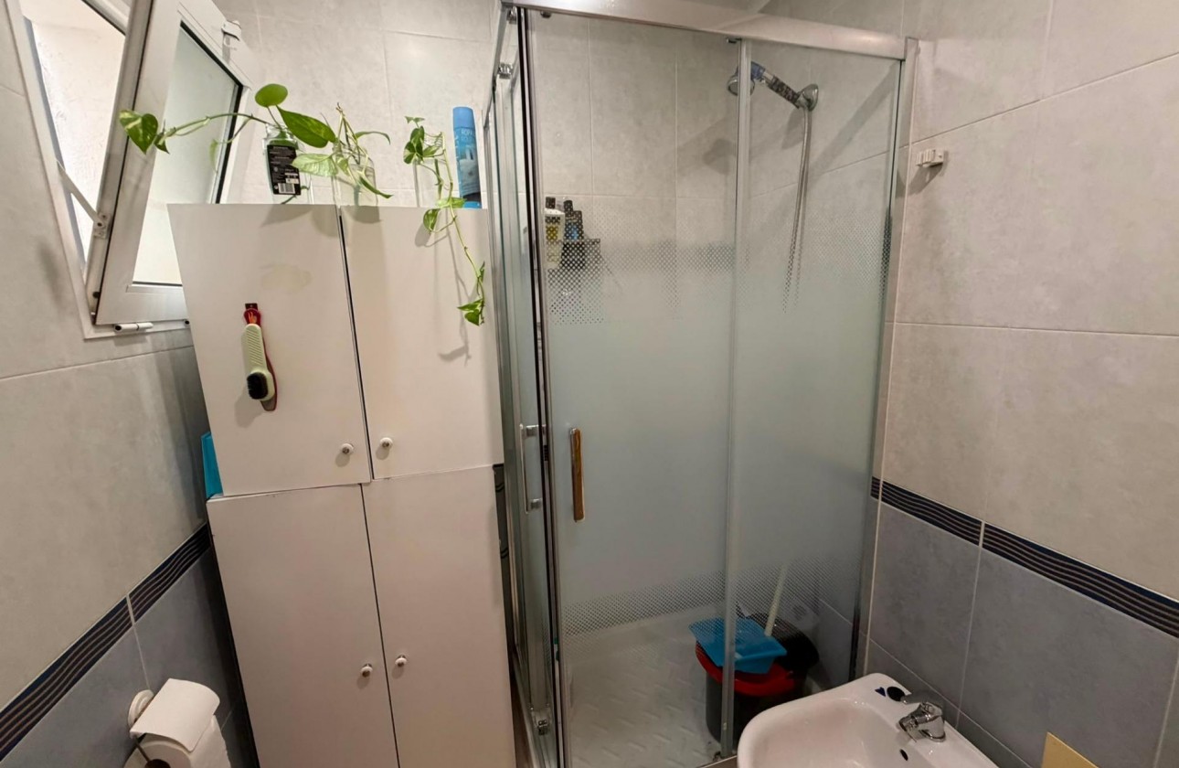 Resale - Apartment / flat - Torrevieja - Estacion de autobuses
