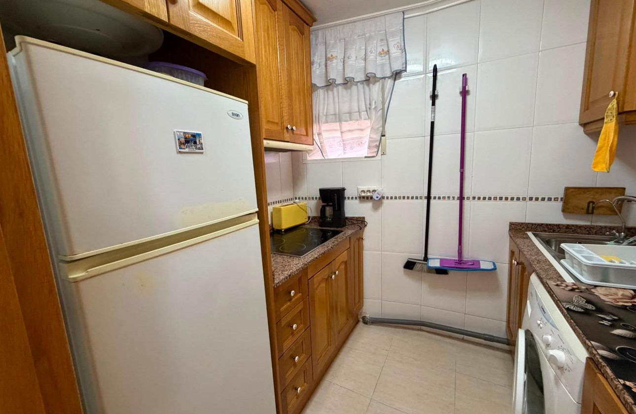 Resale - Apartment / flat - Torrevieja - Estacion de autobuses