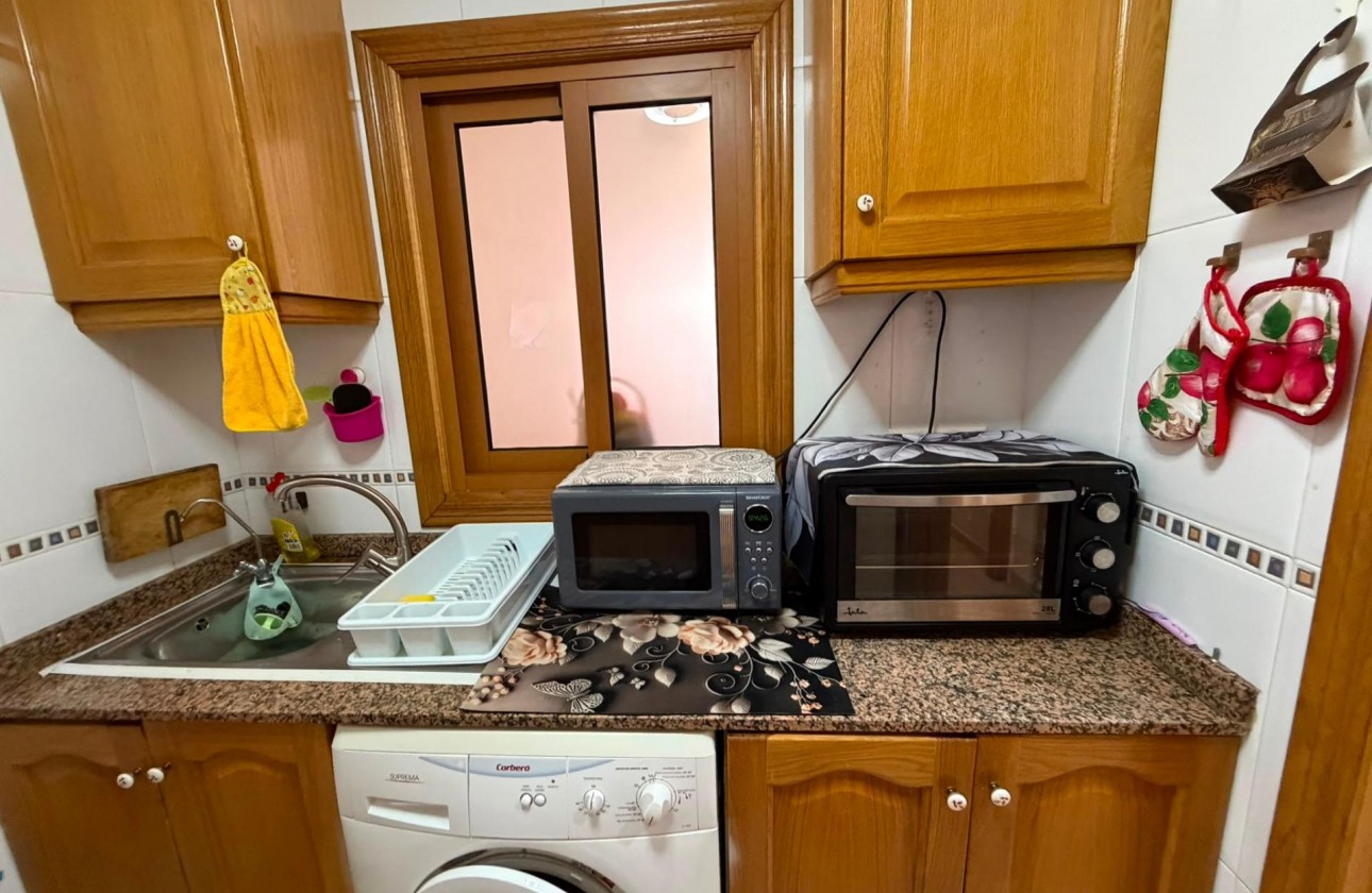 Resale - Apartment / flat - Torrevieja - Estacion de autobuses