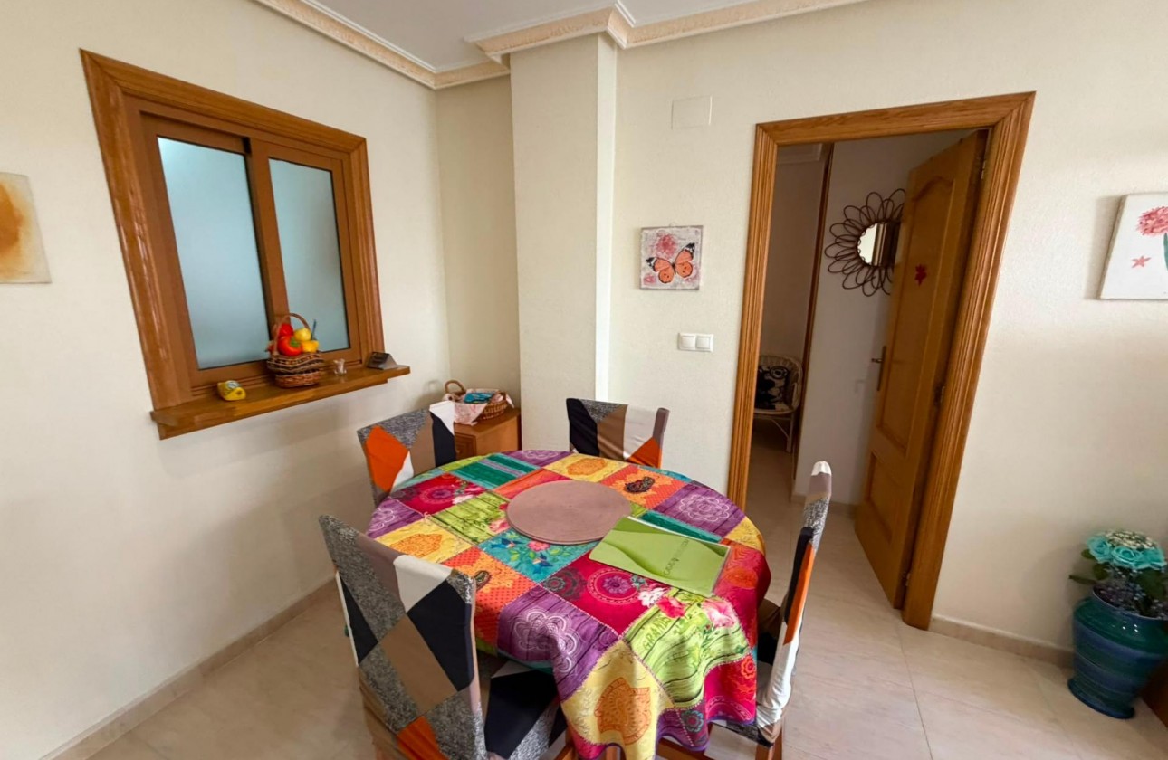 Resale - Apartment / flat - Torrevieja - Estacion de autobuses