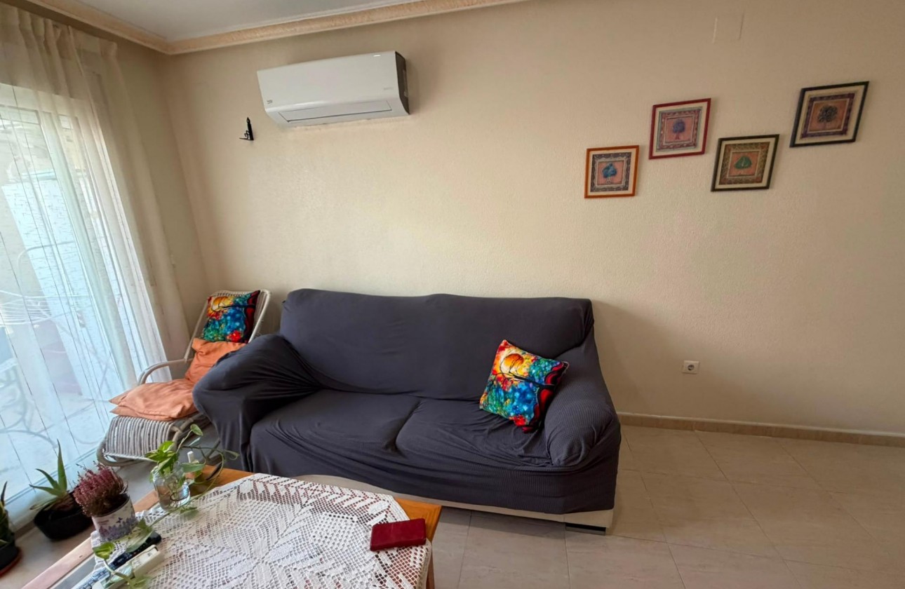 Resale - Apartment / flat - Torrevieja - Estacion de autobuses