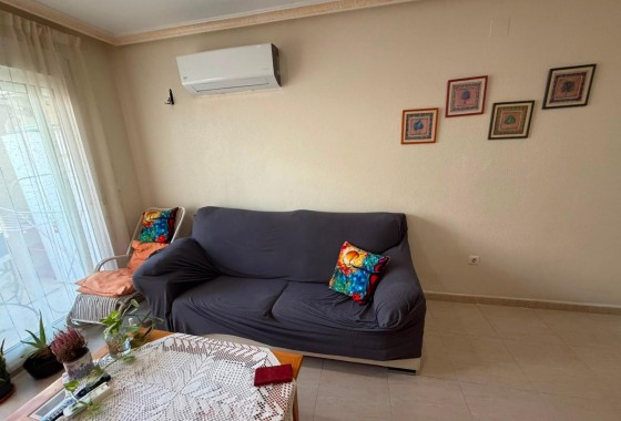 Resale - Apartment / flat - Torrevieja - Estacion de autobuses