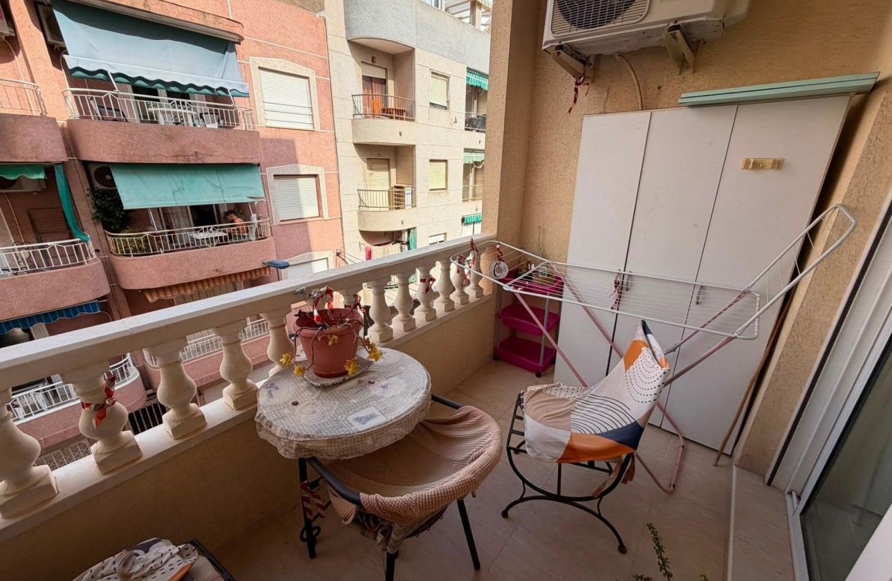 Resale - Apartment / flat - Torrevieja - Estacion de autobuses