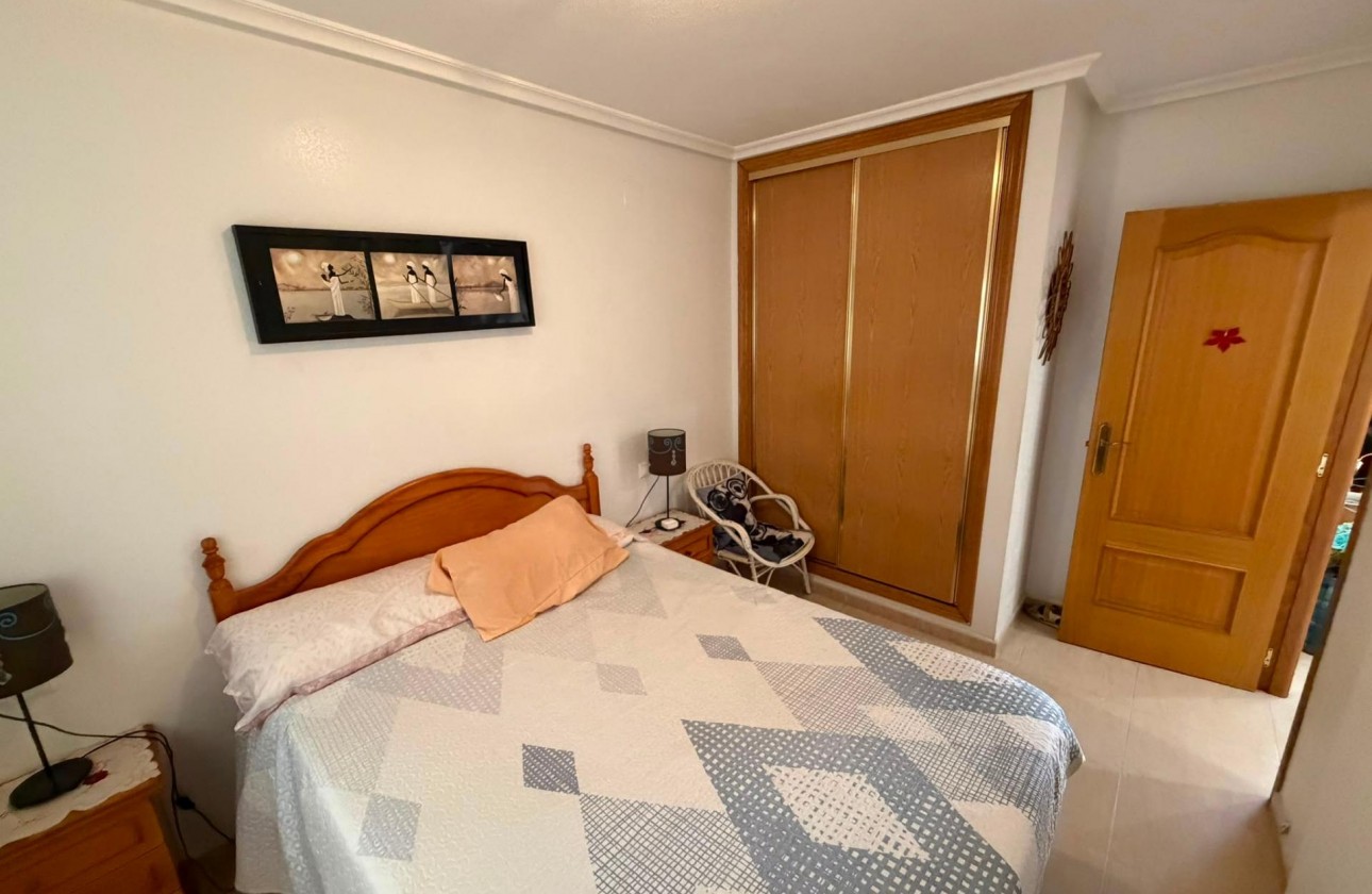 Resale - Apartment / flat - Torrevieja - Estacion de autobuses
