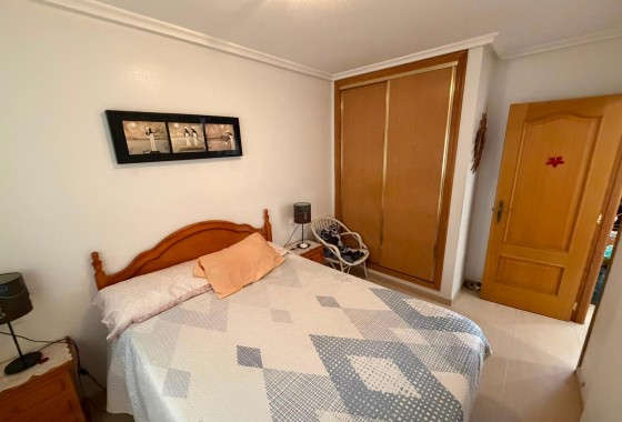 Resale - Apartment / flat - Torrevieja - Estacion de autobuses
