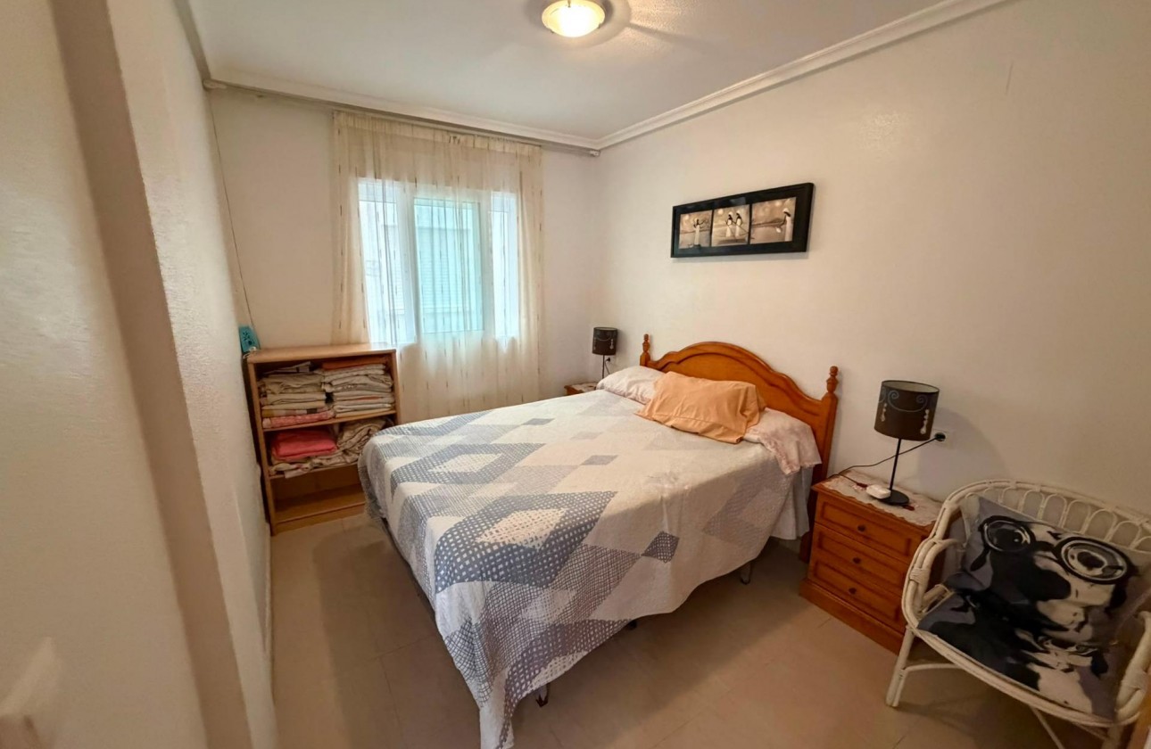 Resale - Apartment / flat - Torrevieja - Estacion de autobuses