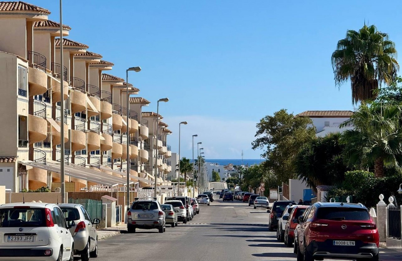 Reventa - Apartamento / piso - Orihuela - Los Balcones Y Los Altos