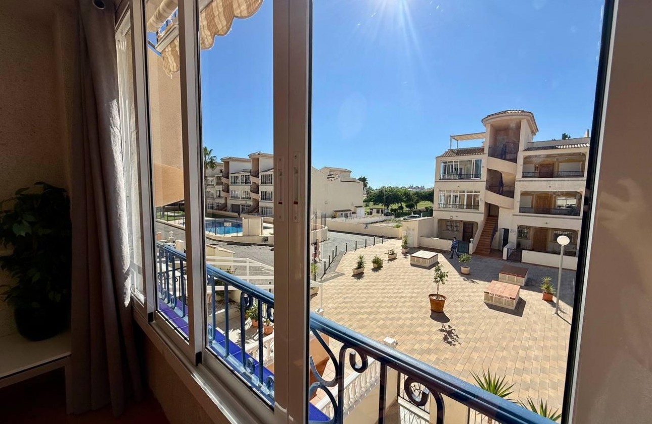 Reventa - Apartamento / piso - Orihuela - Los Balcones Y Los Altos