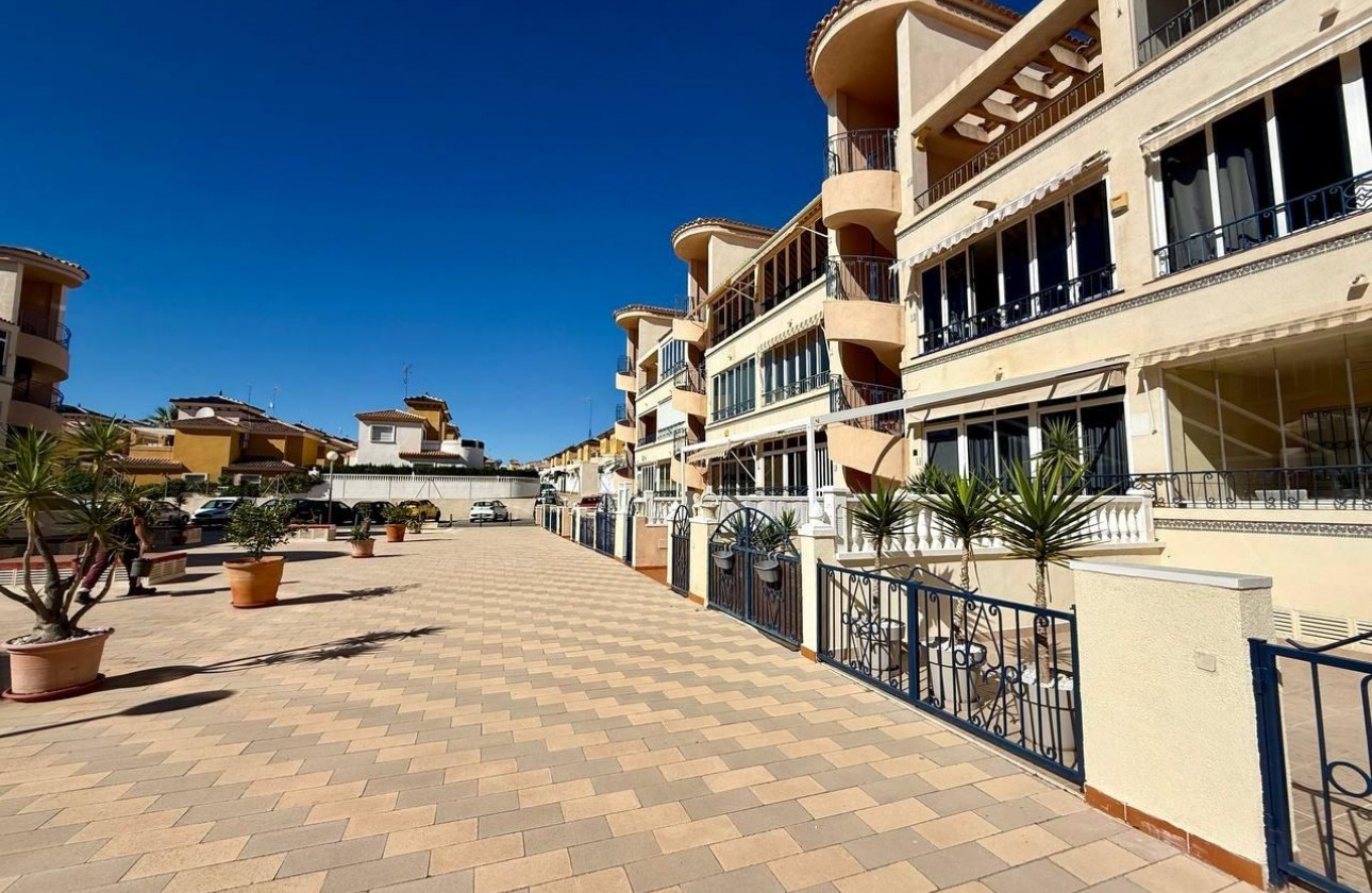 Reventa - Apartamento / piso - Orihuela - Los Balcones Y Los Altos
