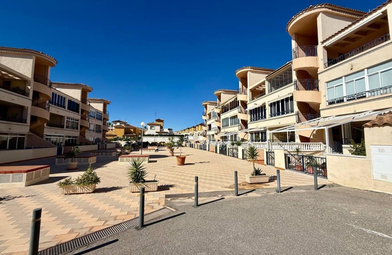 Reventa - Apartamento / piso - Orihuela - Los Balcones Y Los Altos