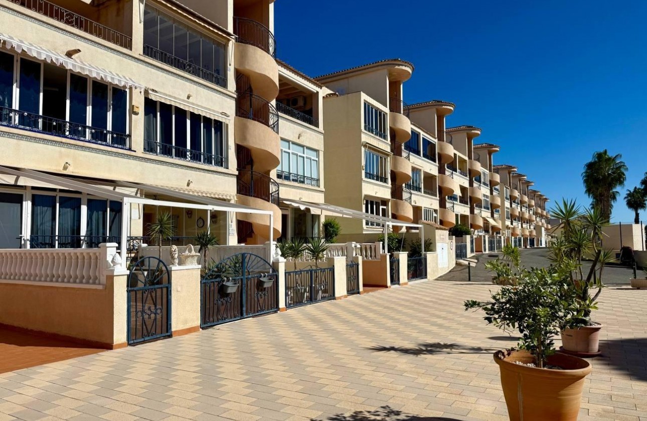 Reventa - Apartamento / piso - Orihuela - Los Balcones Y Los Altos
