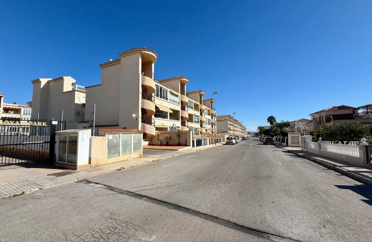 Reventa - Apartamento / piso - Orihuela - Los Balcones Y Los Altos