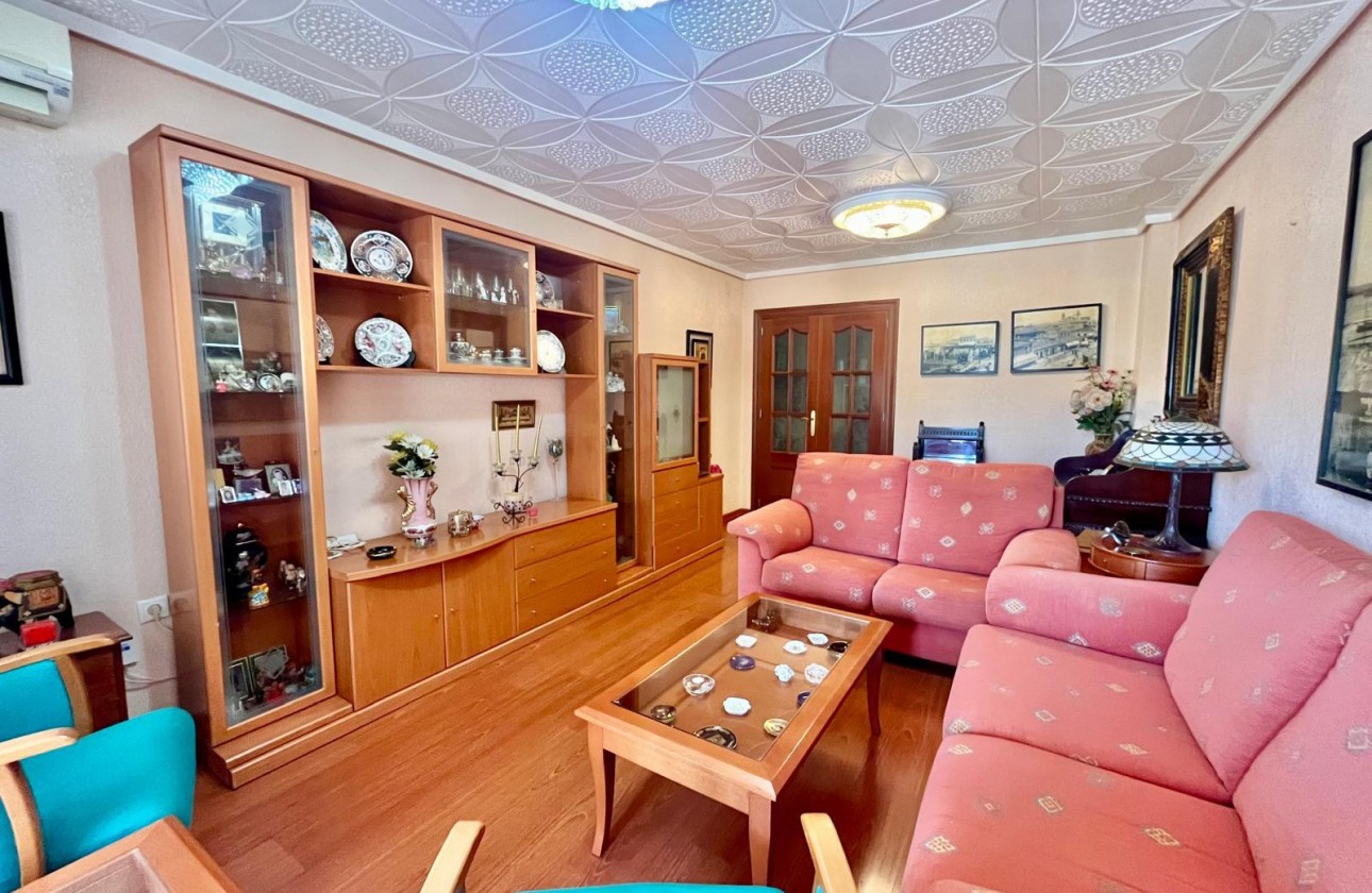 Resale - Apartment / flat - Torrevieja - Centro
