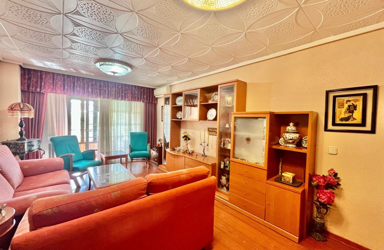 Resale - Apartment / flat - Torrevieja - Centro