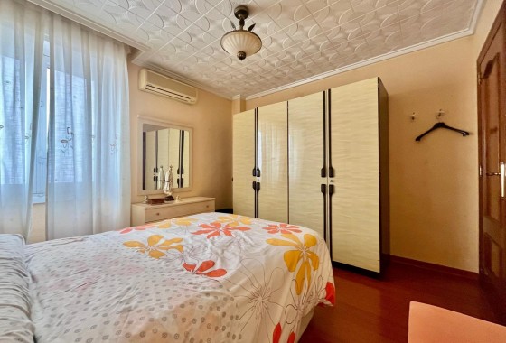 Resale - Apartment / flat - Torrevieja - Centro