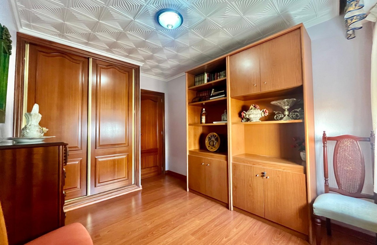 Resale - Apartment / flat - Torrevieja - Centro