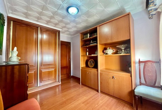 Resale - Apartment / flat - Torrevieja - Centro