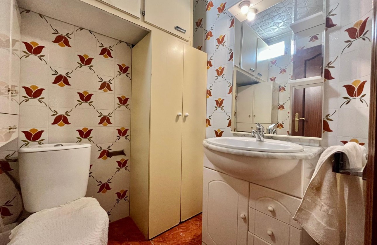 Resale - Apartment / flat - Torrevieja - Centro