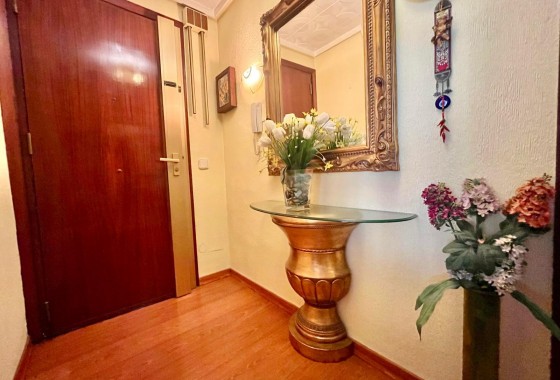 Resale - Apartment / flat - Torrevieja - Centro