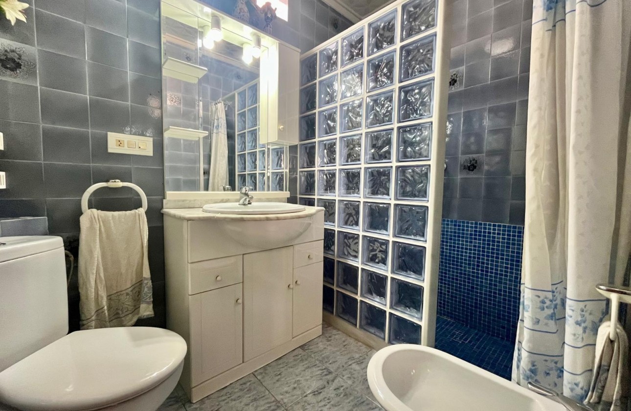 Resale - Apartment / flat - Torrevieja - Centro