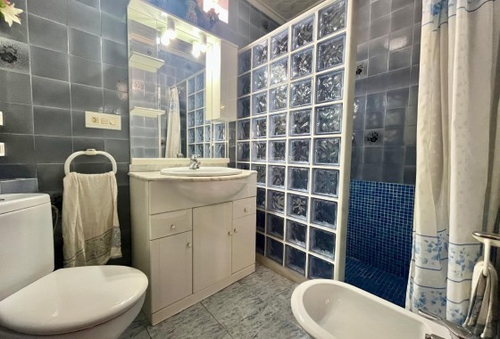 Resale - Apartment / flat - Torrevieja - Centro