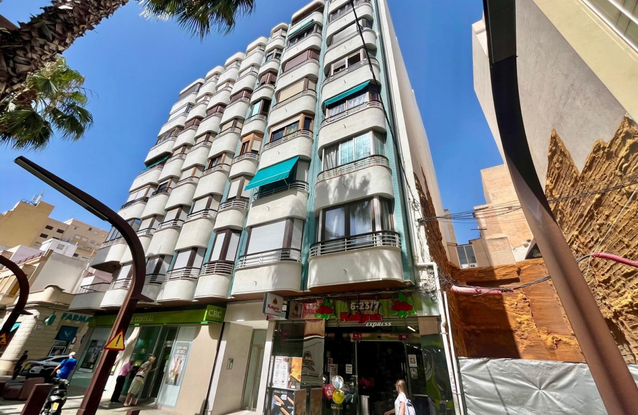 Resale - Apartment / flat - Torrevieja - Centro