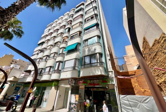 Resale - Apartment / flat - Torrevieja - Centro