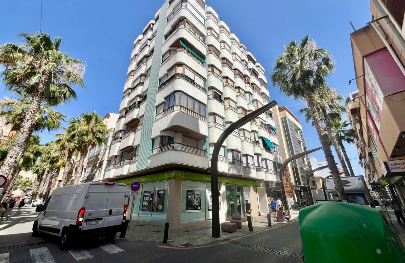 Resale - Apartment / flat - Torrevieja - Centro