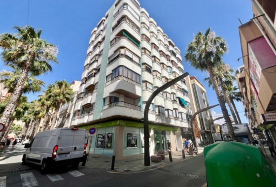Resale - Apartment / flat - Torrevieja - Centro