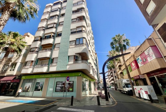 Resale - Apartment / flat - Torrevieja - Centro