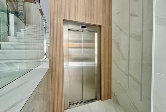 Resale - Apartment / flat - Torrevieja - Centro