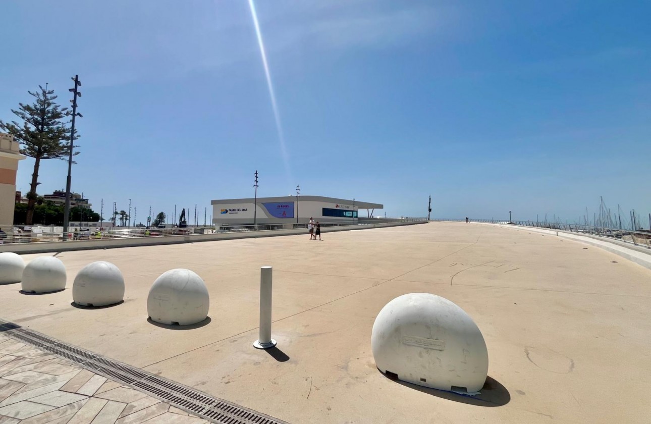 Resale - Apartment / flat - Torrevieja - Centro