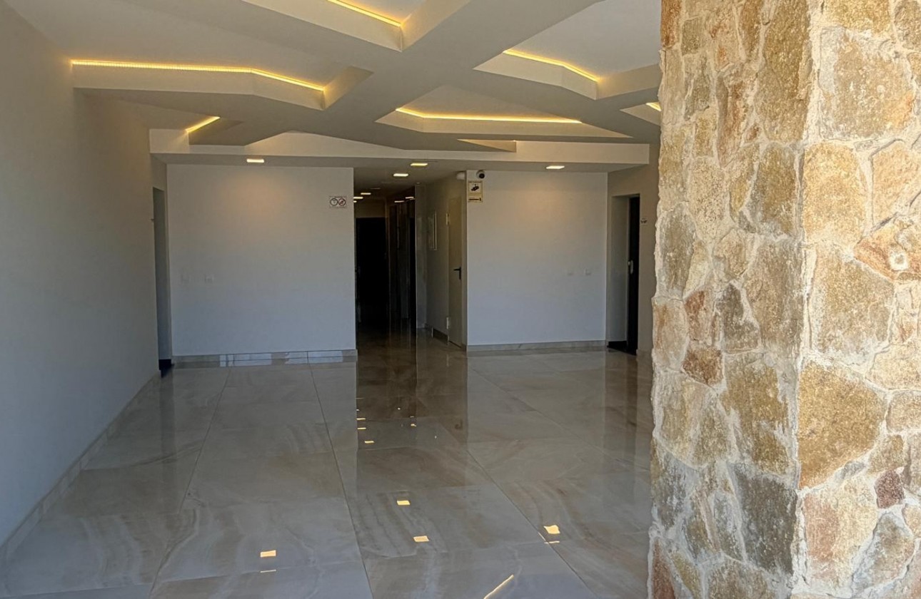 Resale - Apartment / flat - Los Altos - Costa Blanca