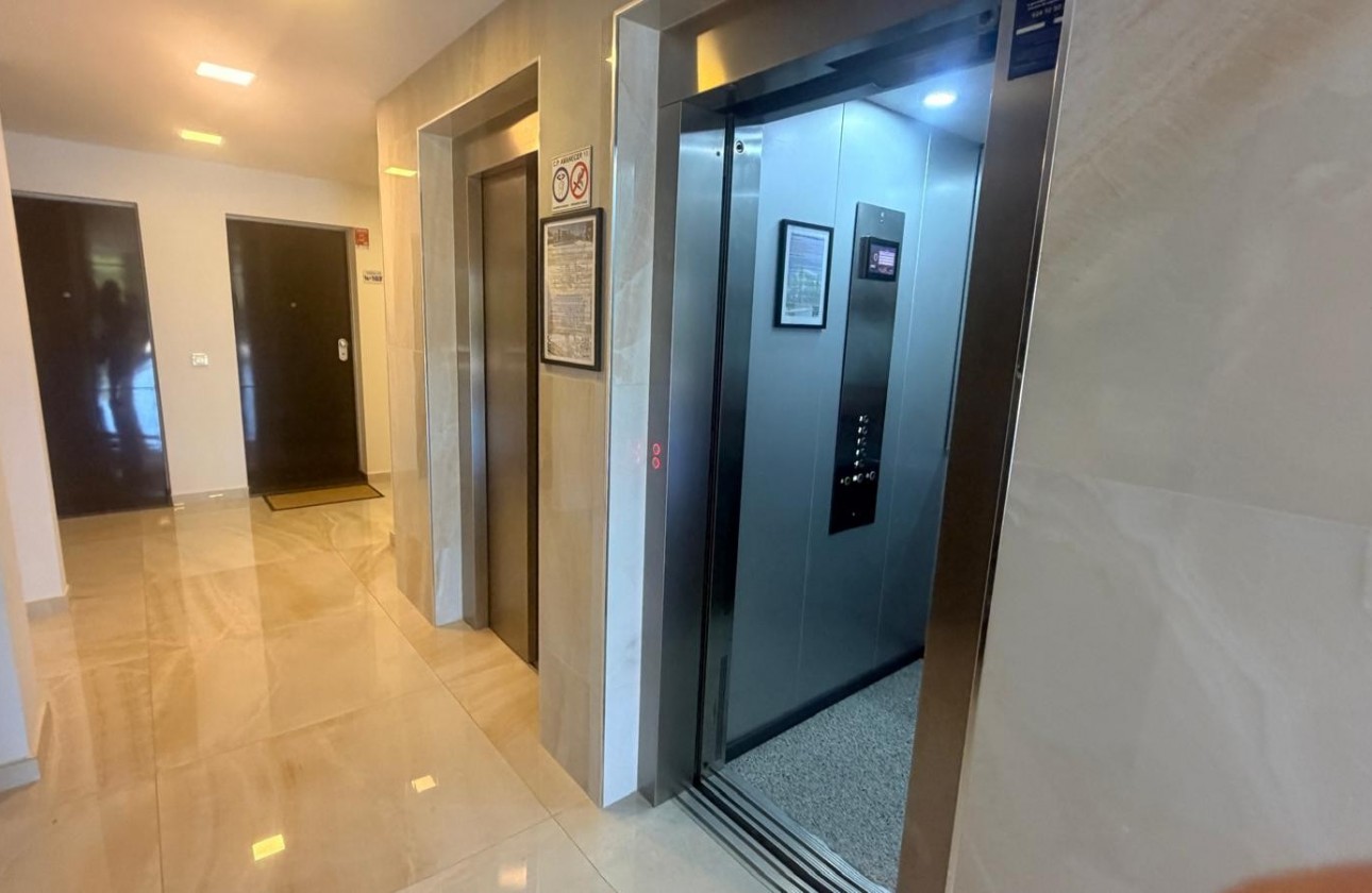 Resale - Apartment / flat - Los Altos - Costa Blanca
