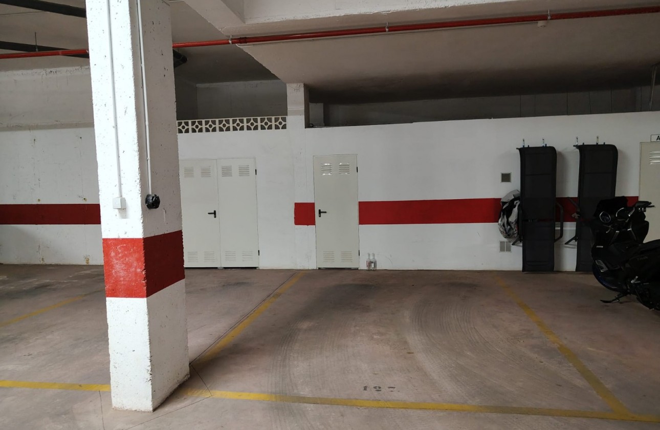 Resale - Apartment / flat - Los Altos - Costa Blanca