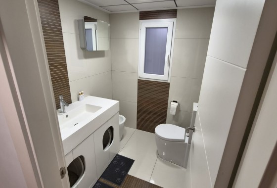 Resale - Apartment / flat - Torrevieja - Costa Blanca