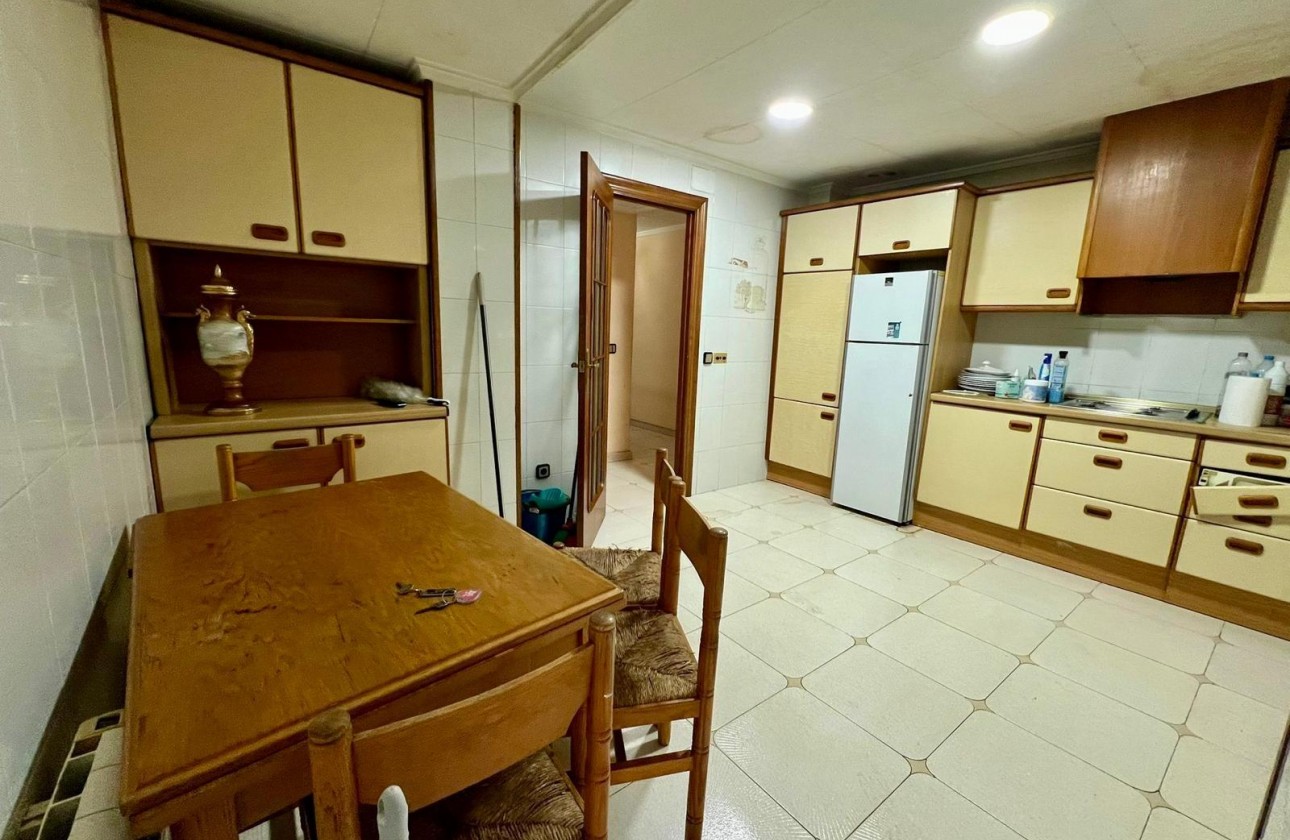 Resale - Apartment / flat - Torrevieja - Centro