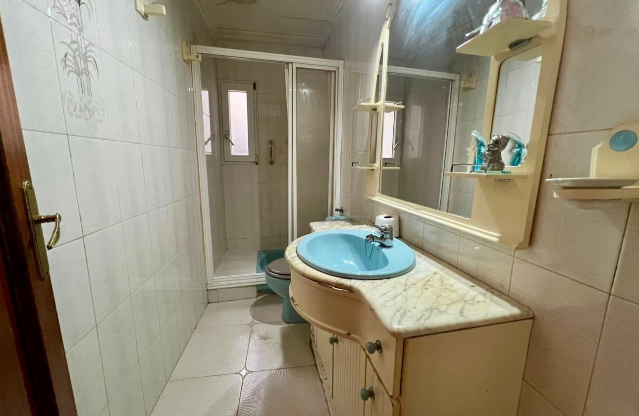 Resale - Apartment / flat - Torrevieja - Centro