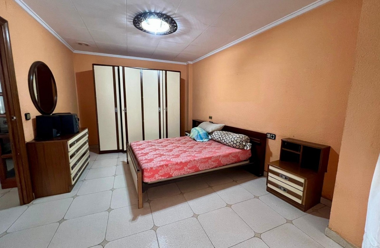 Resale - Apartment / flat - Torrevieja - Centro