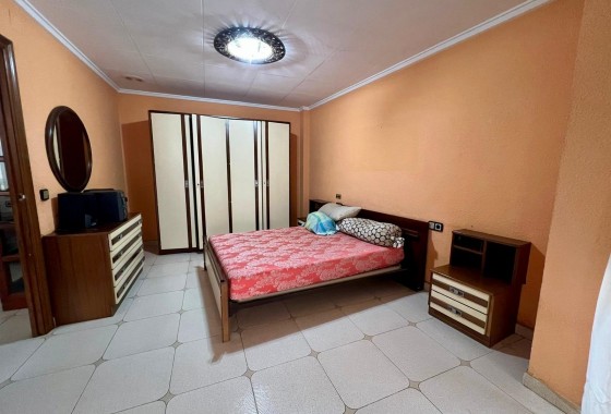 Resale - Apartment / flat - Torrevieja - Centro