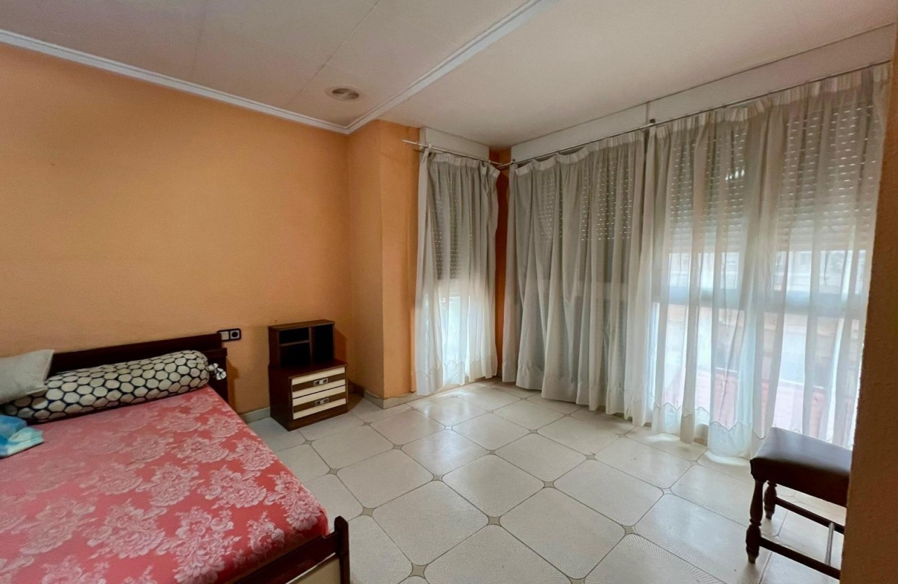Resale - Apartment / flat - Torrevieja - Centro