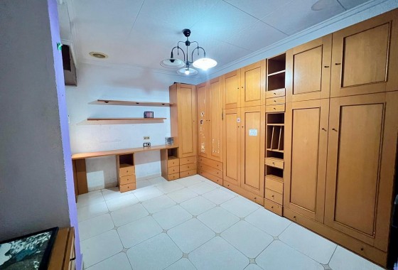 Resale - Apartment / flat - Torrevieja - Centro