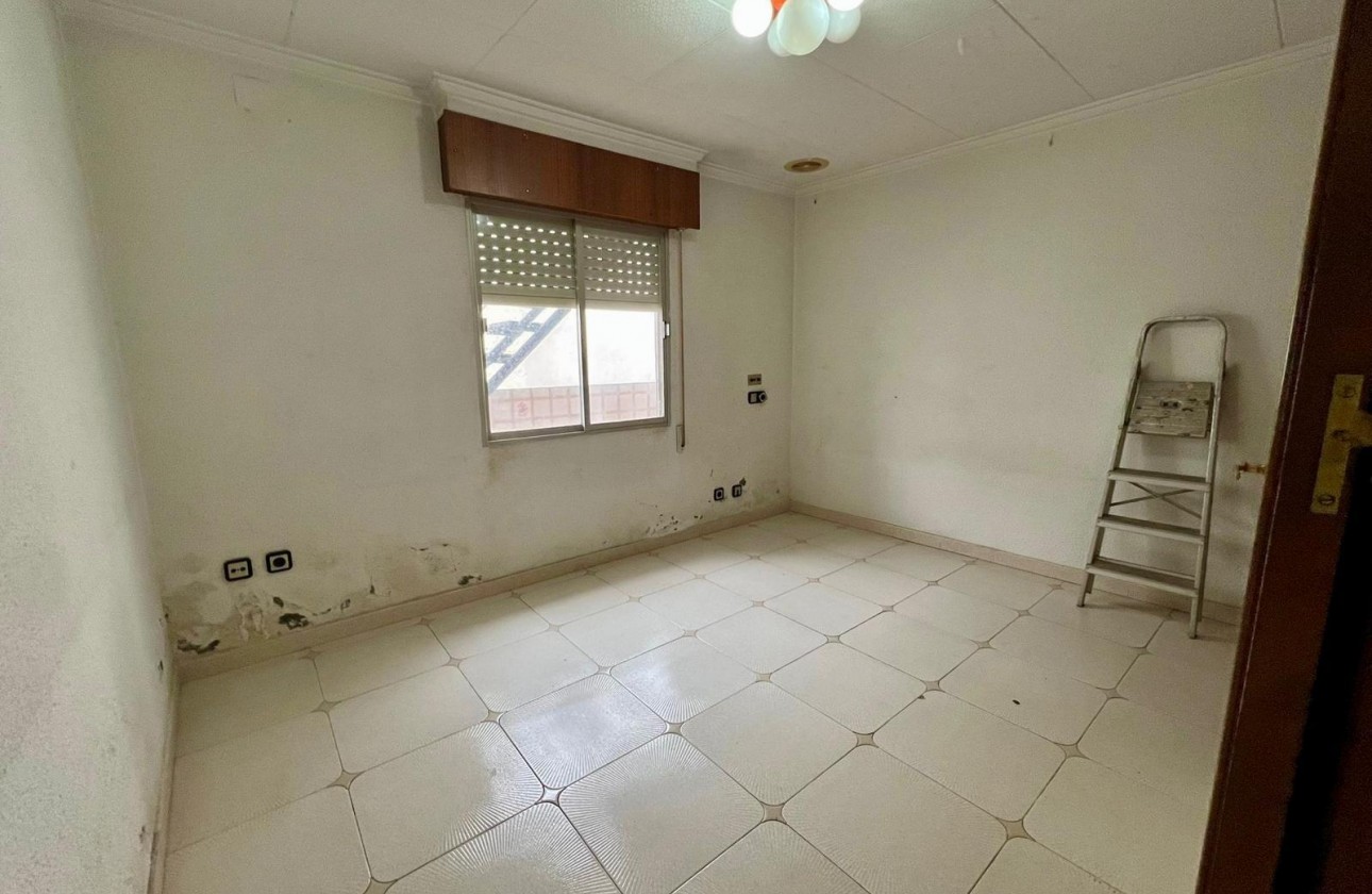 Resale - Apartment / flat - Torrevieja - Centro